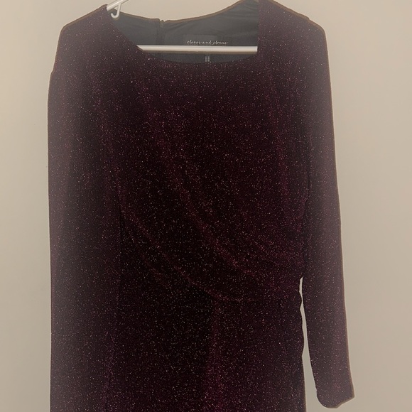 Long sleeve dress. - Picture 4 of 10